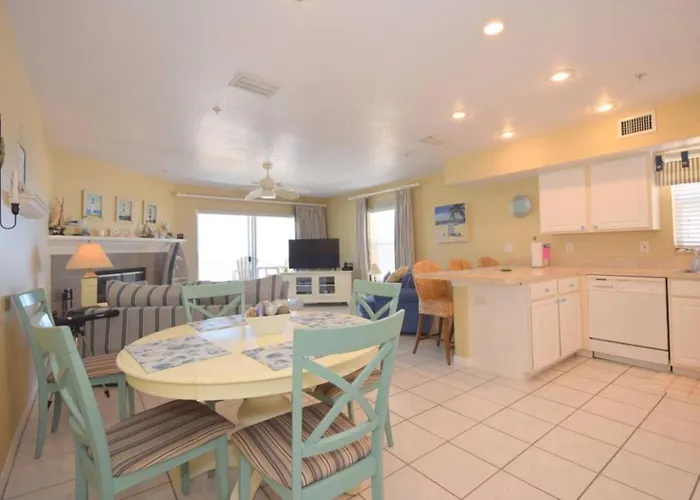 Sea Isles Unit P Front Private Elevator Holiday home Clearwater Beach