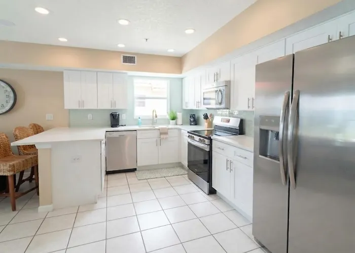 Sea Isles Unit P Front Private Elevator Holiday home Clearwater Beach